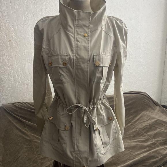 ST. JOHN Beige Safari Travel Jacket Drawstring Waist Gold-Tone Buttons sz 8 - Picture 1 of 16